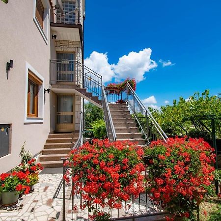 Apartments Kristina ロヴィニ エクステリア 写真